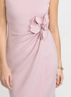 Vestido Corto Rosa con Detalle Floral