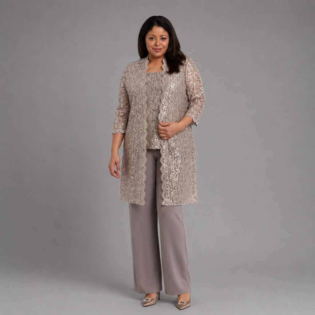 Traje de señora champagne con chaleco bordado