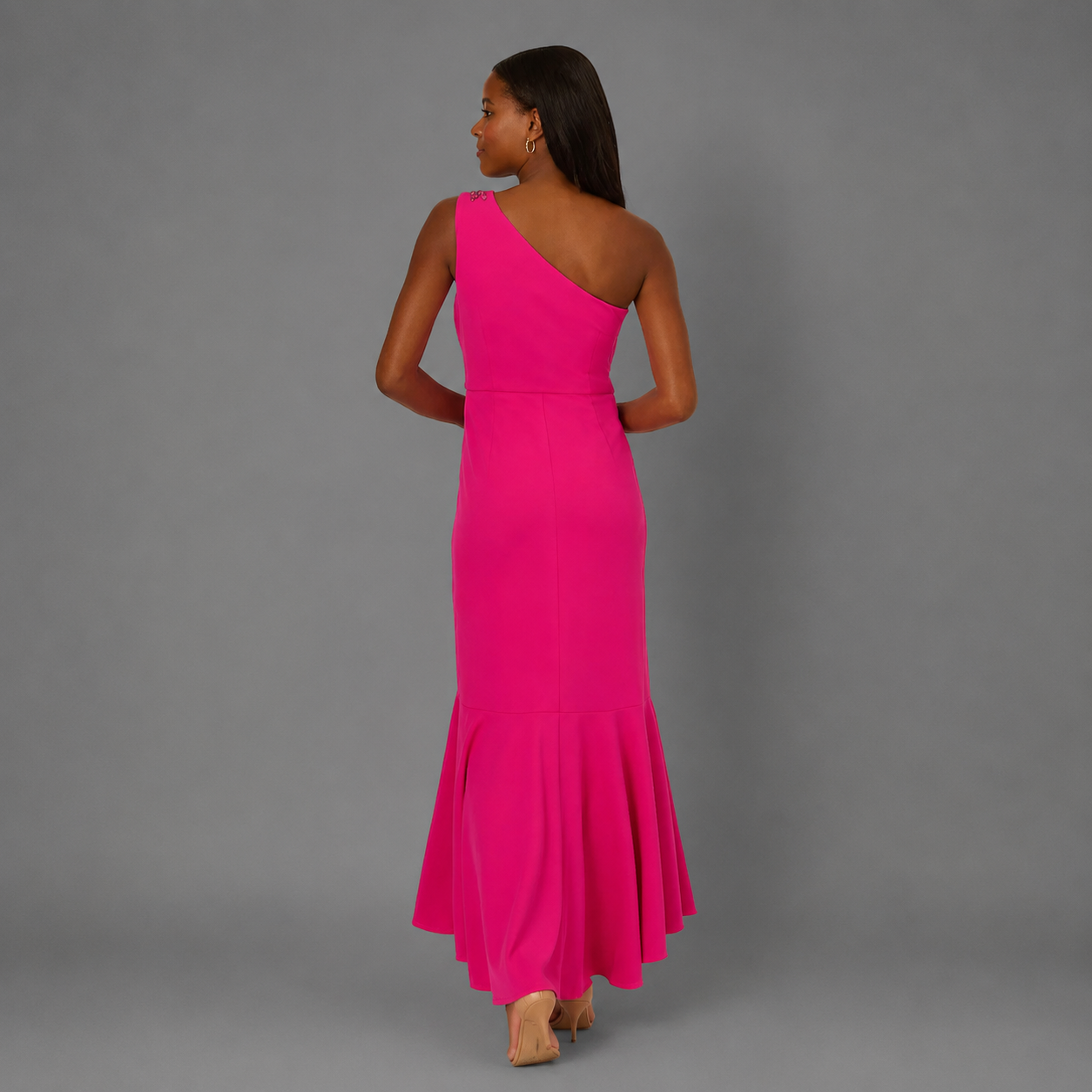 Vestido de Gala Fucsia Un Hombro con Cola