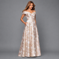 Vestido de Gala Champagne con Bordado Floral y Hombros Caídos