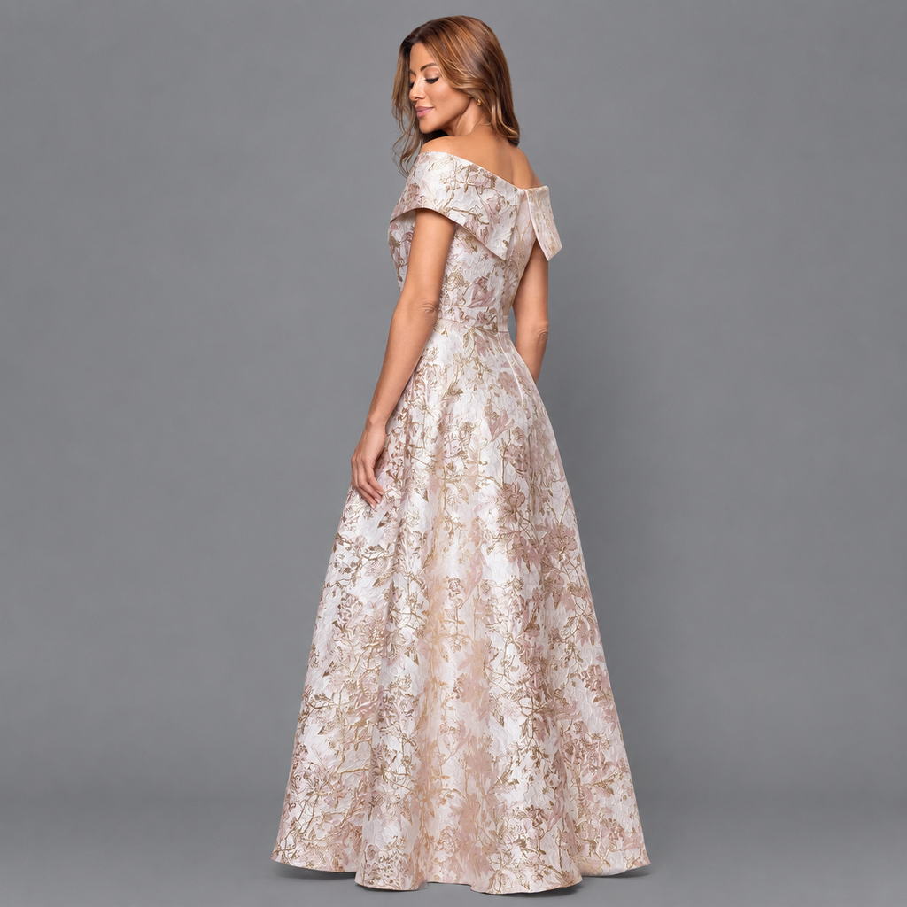 Vestido de Gala Champagne con Bordado Floral y Hombros Caídos