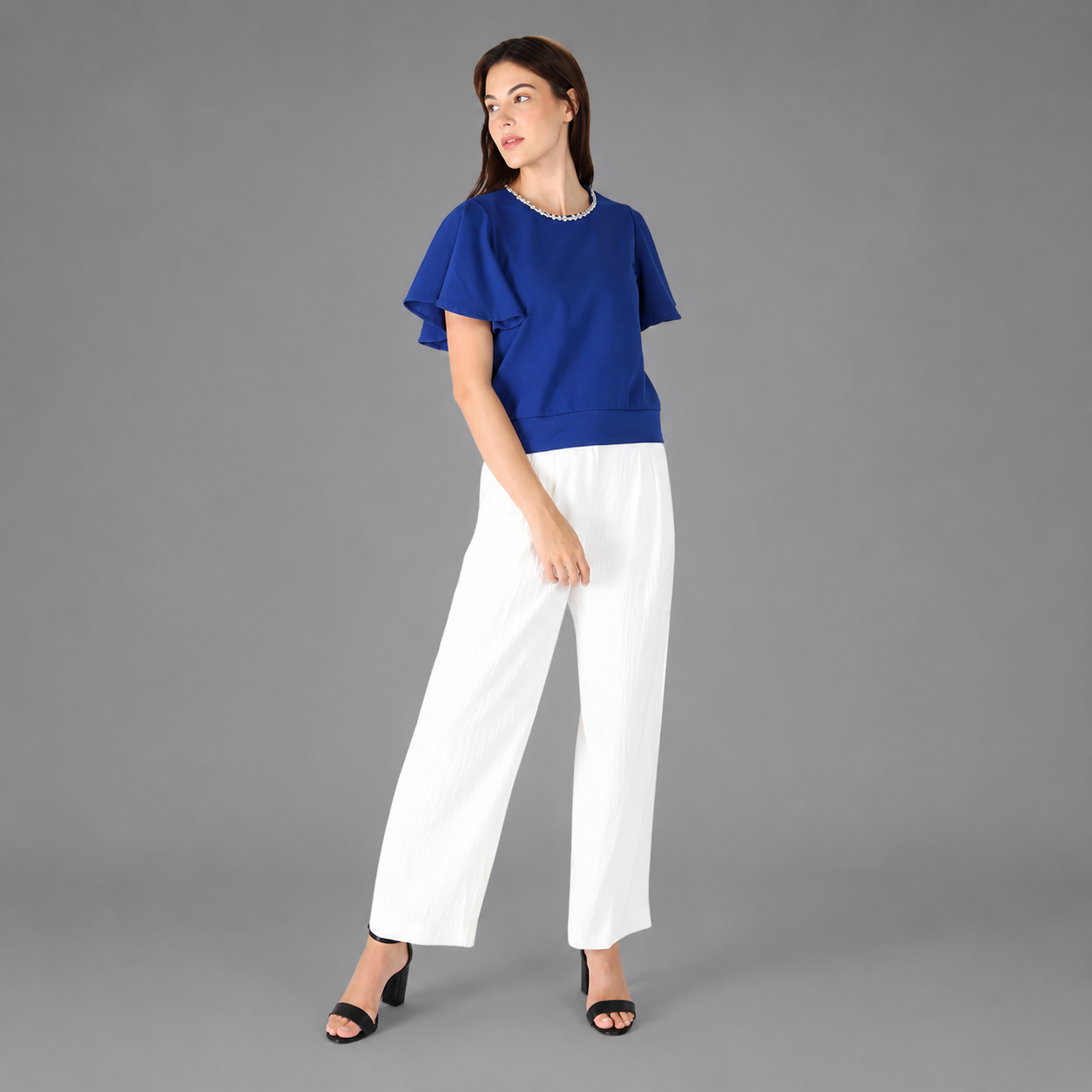 Blusa Azul Rey con Detalle en el Cuello