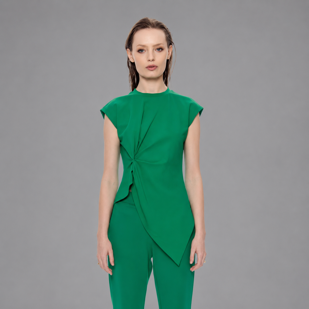 Blusa Verde con Textura Corrugada y Detalle Lateral