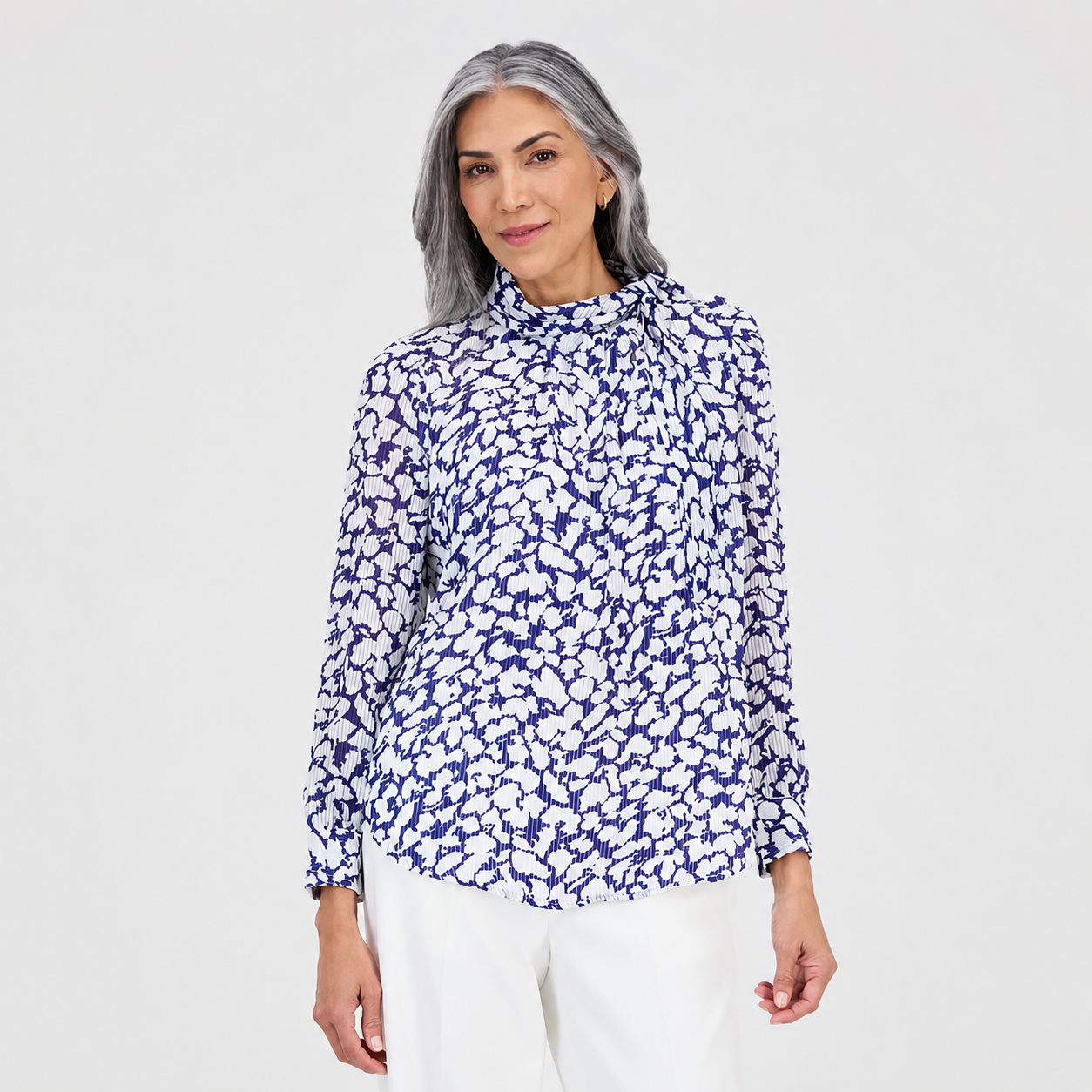 Blusa Floral Azul Cuello Alto Manga Larga
