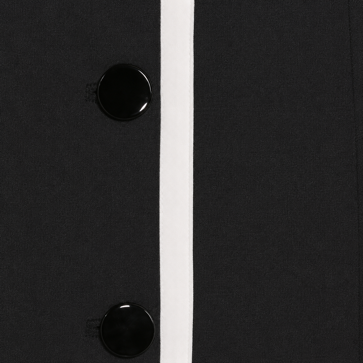 Conjunto Chaleco y Pantalón Blanco con Negro