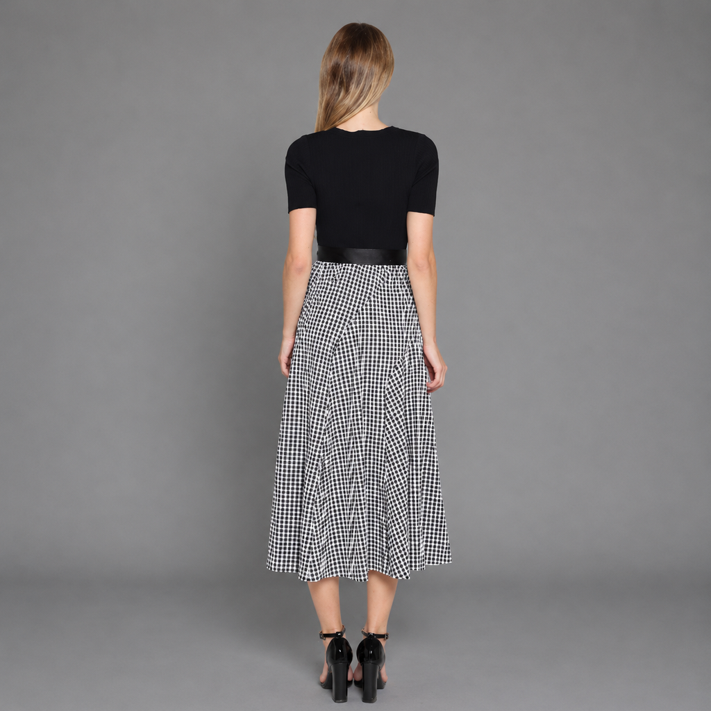 Vestido Midi Bicolor Negro y Gris con Manga Corta