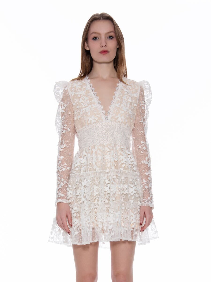 Vestido Corto Totalmente en Encaje