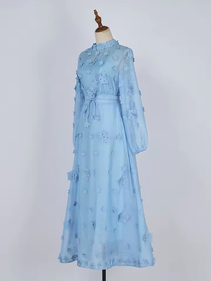 Conjunto Elegante con Enagua Azul