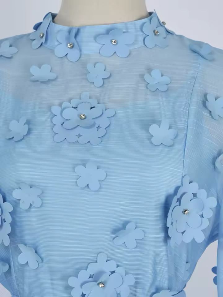 Conjunto Elegante con Enagua Azul