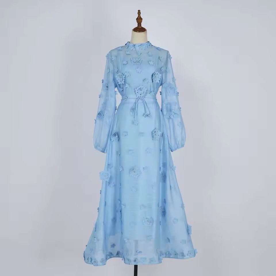 Conjunto Elegante con Enagua Azul