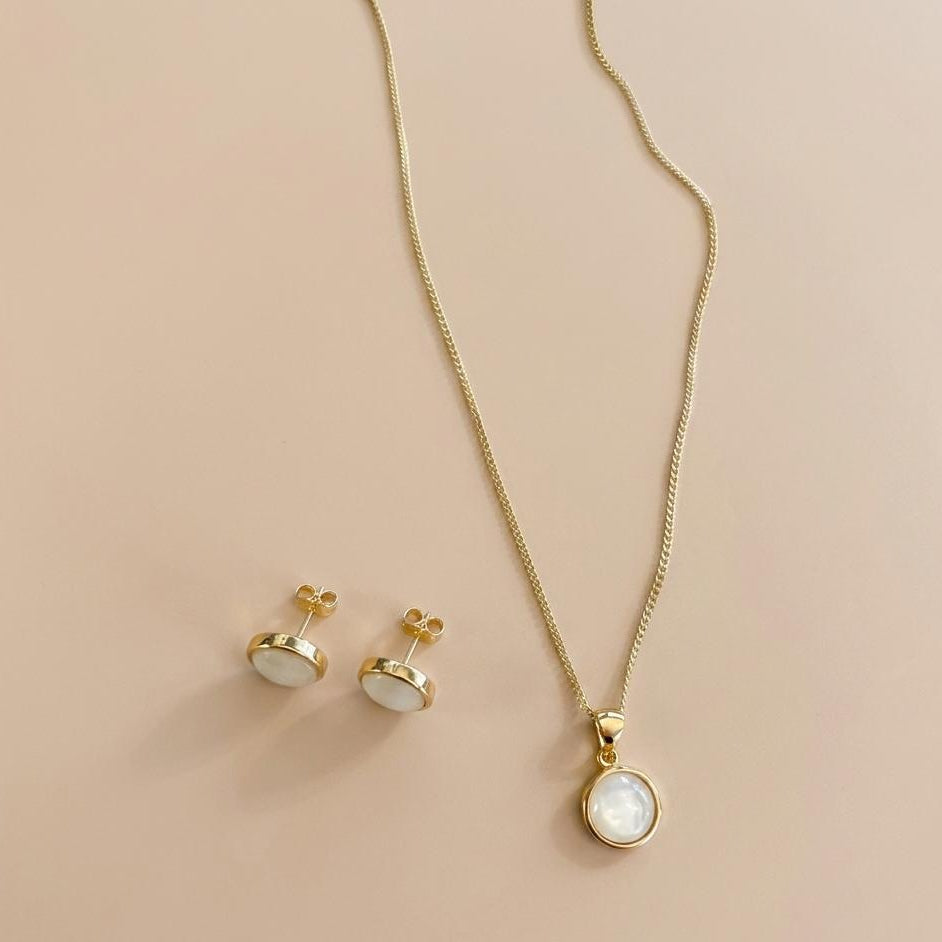 Juego de Aretes y Cadena con Dije Perla