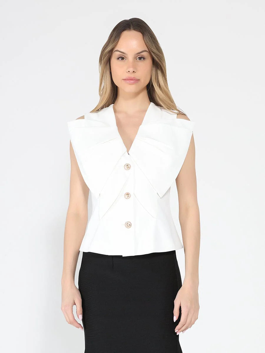 Blusa Blanca sin Mangas con Botones Dorados