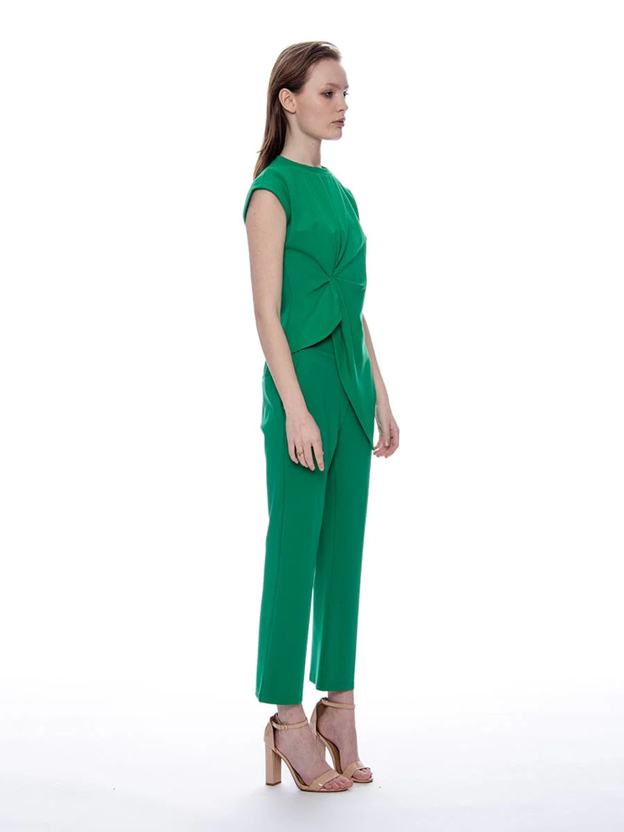 Blusa Verde con Textura Corrugada y Detalle Lateral